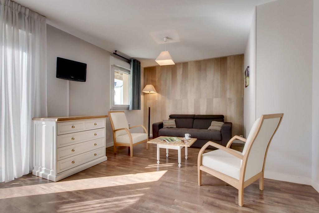 Appartements Les Ormes Epiniac Екстериор снимка